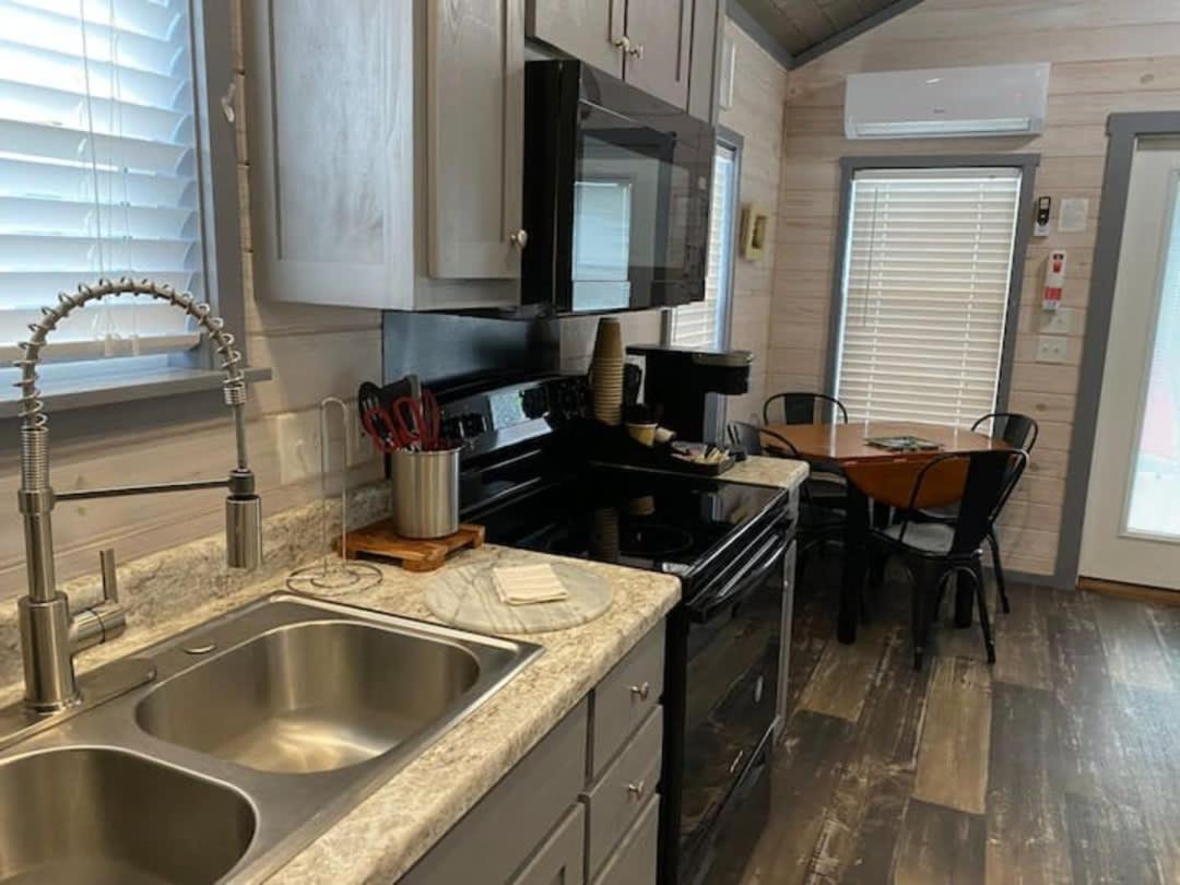 Surf City 2Br Park Home With Waterfront View And Parking Esterno foto