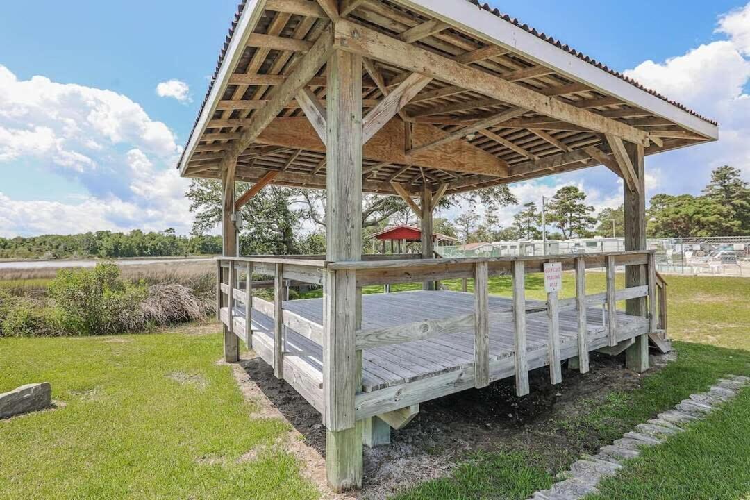 Surf City 2Br Park Home With Waterfront View And Parking Esterno foto